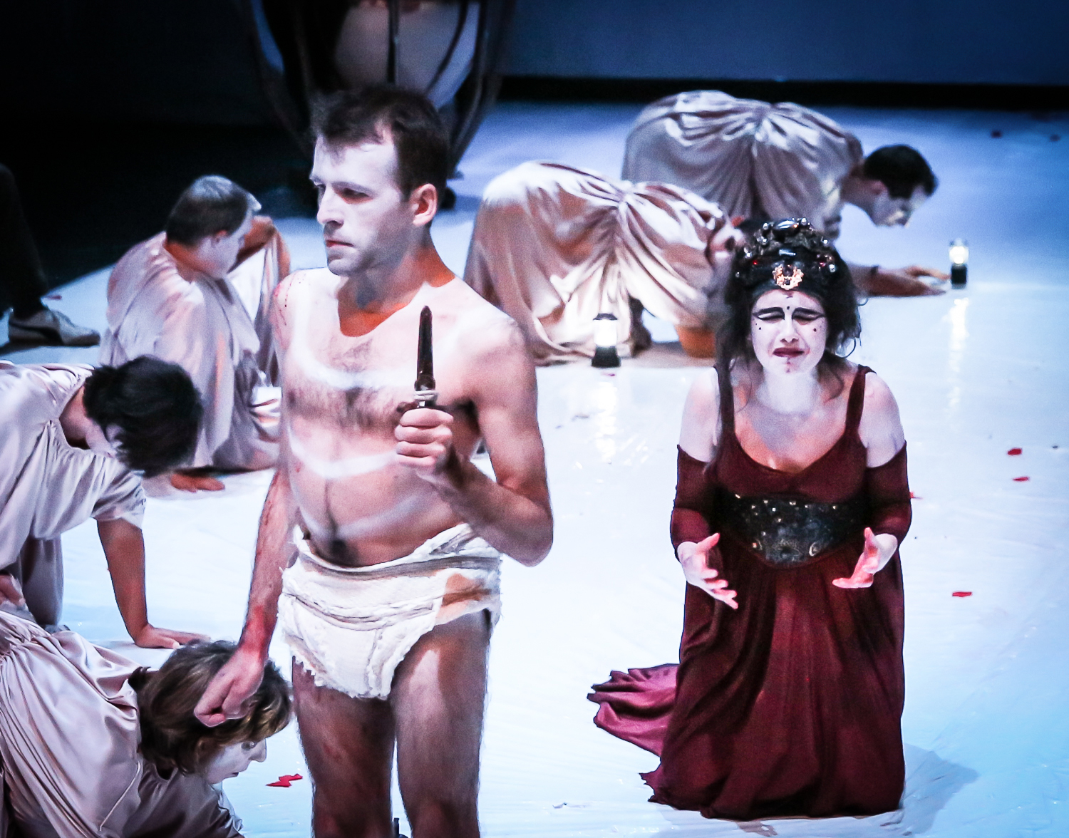 The Striking Gestures of Teatro Patologico’s Medea at La MaMa ...