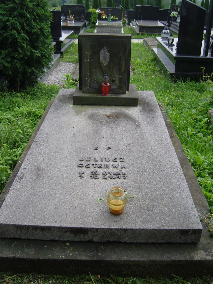 a gravestone 