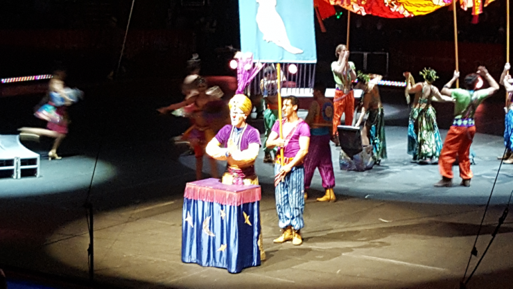Cirus performers on stage 