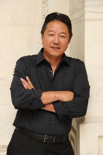 Portrait of Rick Shiomi.